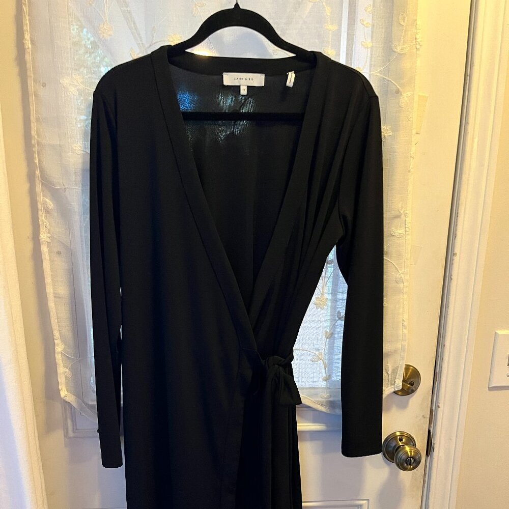 Lark & Ro Women's Classic Long Sleeve V-Neck Compact Matte Jersey Wrap D…